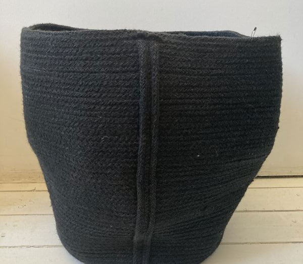 Panier en jute noir