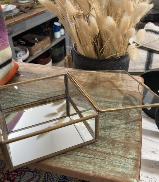 Boîte à bijoux avec miroir